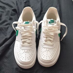 Nike White and Green Sneakers